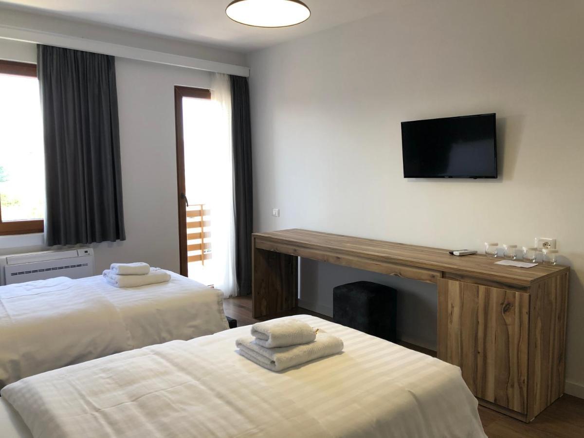 Grand Hotel Pogradec Tushemisht Exterior photo