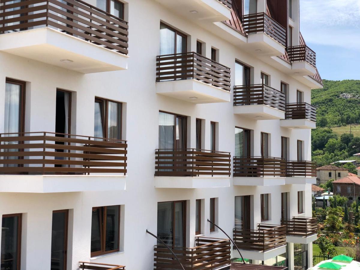 Grand Hotel Pogradec Tushemisht Exterior photo